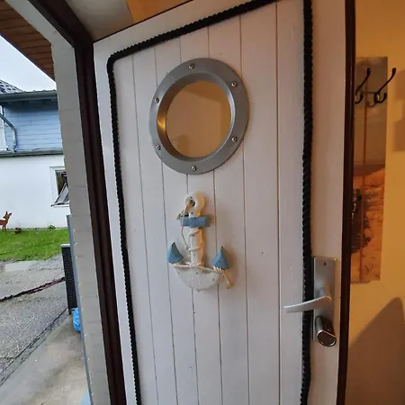 Große Mit Terrasse Und Grill *