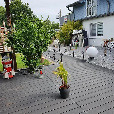 Grosse Mit Terrasse Und Grill * Grosssolt