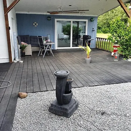 Grosse Mit Terrasse Und Grill Grosssolt